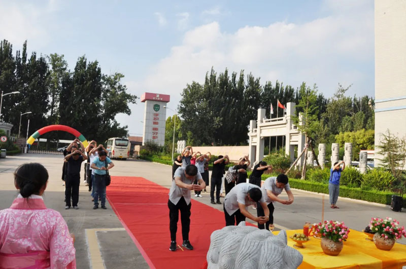 感恩有您，一路同行--熱烈歡迎保定包裝協(xié)會蒞臨信川參觀指導！